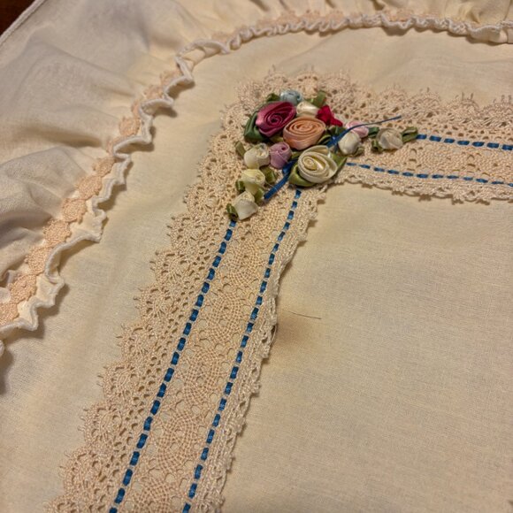 Vintage pillowcase cottagecore embroidered heart cream ruffle rosette - Picture 4 of 12